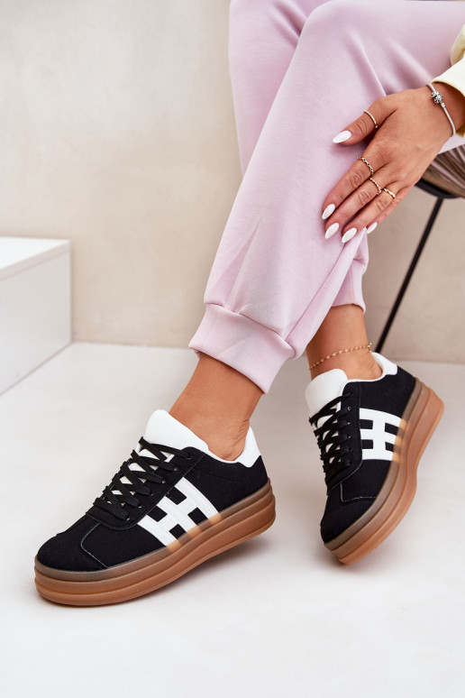 Sneakers Stilvollllschuhe Feminin mit einer Plattform schZuarze Farbe Syliyana
