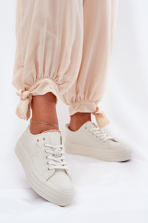 Freizeitschuhe mit einer Plattform aus Öko-Leder Big Star RR274A297 elfenbeinfarbe Freizeitschuhe mit einer Plattform aus Öko-Leder Big Star RR274A297 elfenbeinfarbe