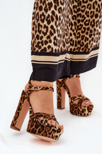 Damen Sandalen mit Plateau und Leopardenmuster in Braun Jovenes