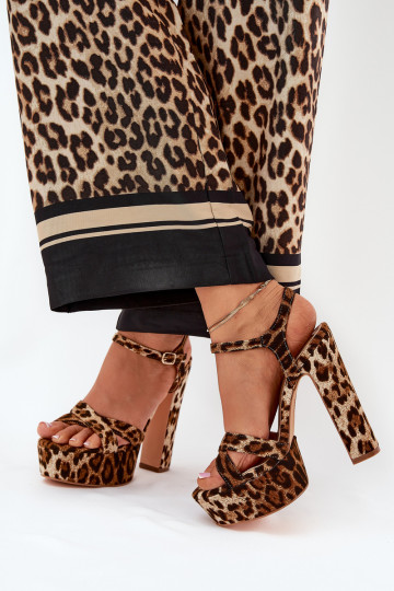 Damen Sandalen mit Plateau und Leopardenmuster in Braun Jovenes 2