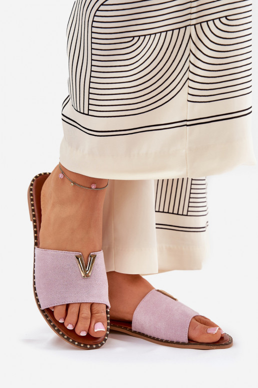 Damenhausschuhe mit breiten Absätzen Mit Dekorationeni Detalami Violette Farbe Saliena