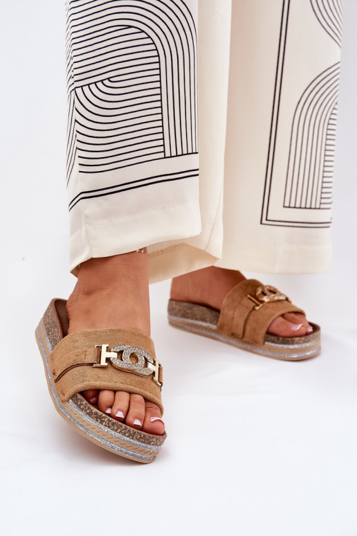 Damenhausschuhe Ze goldene Farbem Detalem mit einer Plattform mit Glanz braune Farbe Eanes