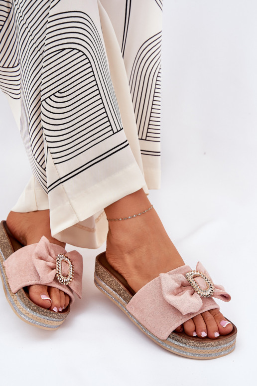 Damenhausschuhe mit einer Plattform mit Bändern I Ozdobną Broszką pinke Farbe Lenela Damenhausschuhe mit einer Plattform mit Bändern I Ozdobną Broszką pinke Farbe Lenela