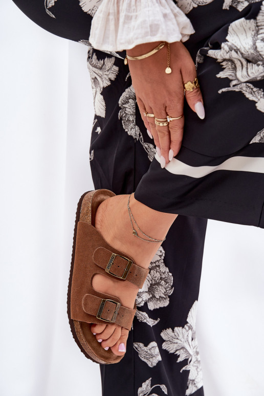 INildleder-Hausschuhe für Damen mit Schnallen Big Star RR274A394 braune Farbe INildleder-Hausschuhe für Damen mit Schnallen Big Star RR274A394 braune Farbe