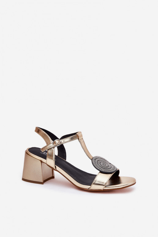 Damensandalen mit Absatz mit Ornamenten D&A JC51-842 goldene Farbe Damensandalen mit Absatz mit Ornamenten D&A JC51-842 goldene Farbe