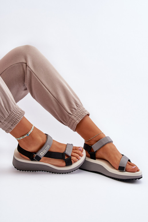 Damensandalen mit einer Plattform I Koturnie Big Star NN274A054 graue Farbe