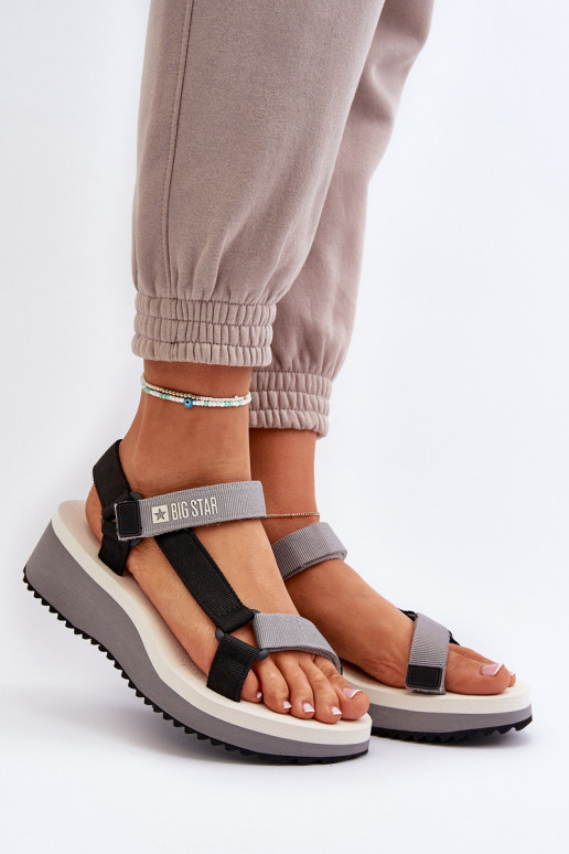 Damensandalen mit einer Plattform I Koturnie Big Star NN274A054 graue Farbe