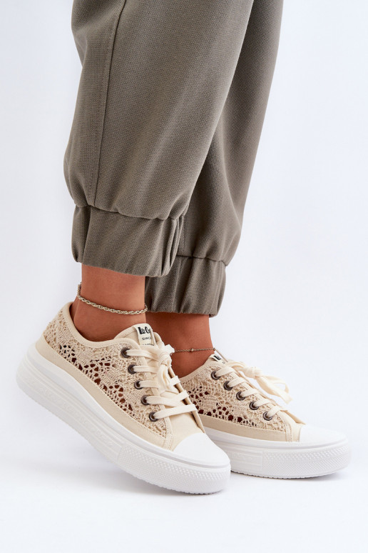 mit Spitzenmotiven Freizeitschuhe Lee Cooper LCIN-23-44-1620 Beige