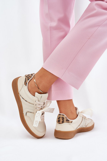 Niedrige Sneaker-Modelle für Damen mit Schnürsenkeln und Leopardenfell-Muster in sandfarbener Zielle 2