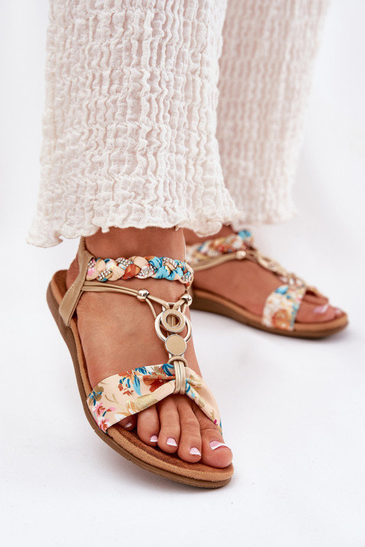 Flache Sandalen für Damen Z Plecionymi Streifenem Und Dekoration Artiker 56C1316 goldene Farbe Flache Sandalen für Damen Z Plecionymi Streifenem Und Dekoration Artiker 56C1316 goldene Farbe