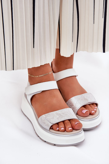 Damensandalen Feminin Platformie I Koturnie mit Klebeverschlüssen S.Barski LR51-543 Silberfarbe