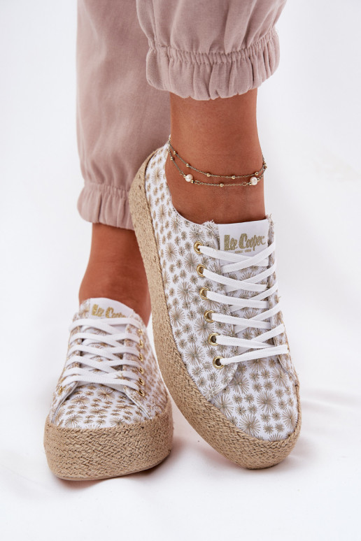 Gemustert Freizeitschuhe mit einer Plattform Mit Zopf Lee Cooper LCIN-25-08-3648L INeiß-goldene Farbe Gemustert Freizeitschuhe mit einer Plattform Mit Zopf Lee Cooper LCIN-25-08-3648L INeiß-goldene Farbe