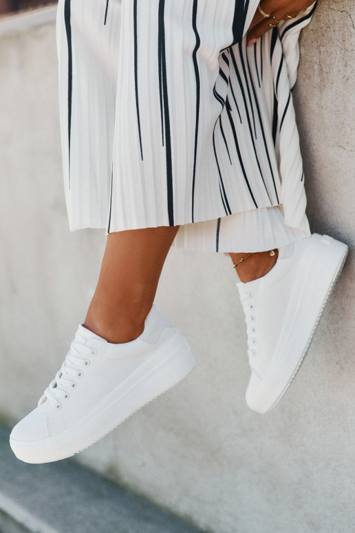 Freizeitschuhe mit einer Plattform Big Star RR274463 Zueiße Farbe  Freizeitschuhe mit einer Plattform Big Star RR274463 Zueiße Farbe