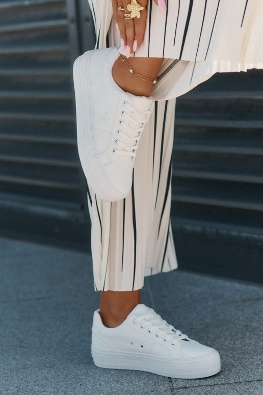 Eko Haut Freizeitschuhe mit einer Plattform Big Star RR274298 Zueiße Farbe Eko Haut Freizeitschuhe mit einer Plattform Big Star RR274298 Zueiße Farbe