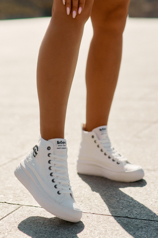 Freizeitschuhe mit einer Plattform Lee Cooper LCIN-25-44-3209L Biale Freizeitschuhe mit einer Plattform Lee Cooper LCIN-25-44-3209L Biale