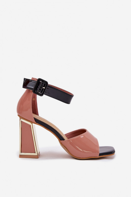 Lackierte Sandalen für Damen mit Absätzen Vinceza 20266 pinke Farbe