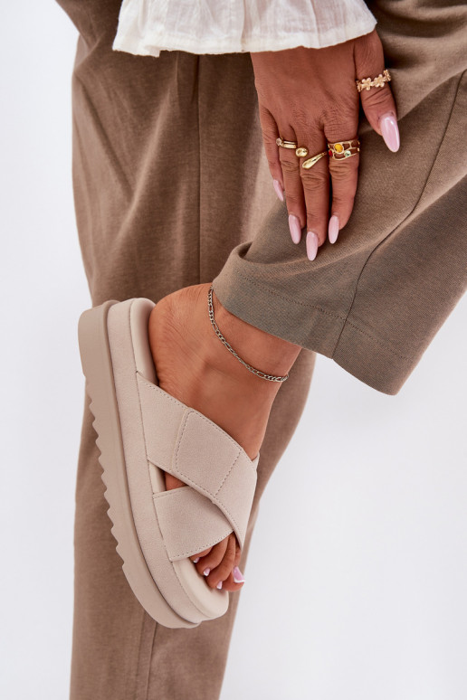 Damenhausschuhe mit einer Plattform Z Przeplatającymi Się Paskami Beige Rinasara