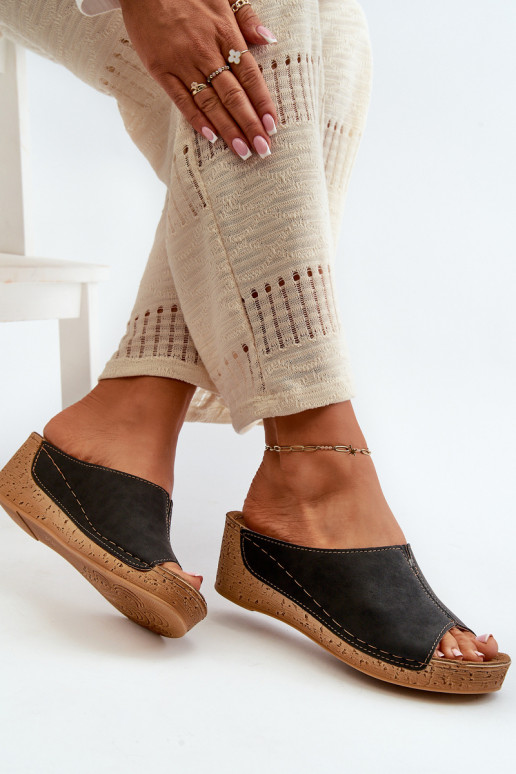 Bequeme Damenhausschuhe Auf einem Keil Inblu NG000002 schZuarze Farbe Bequeme Damenhausschuhe Auf einem Keil Inblu NG000002 schZuarze Farbe