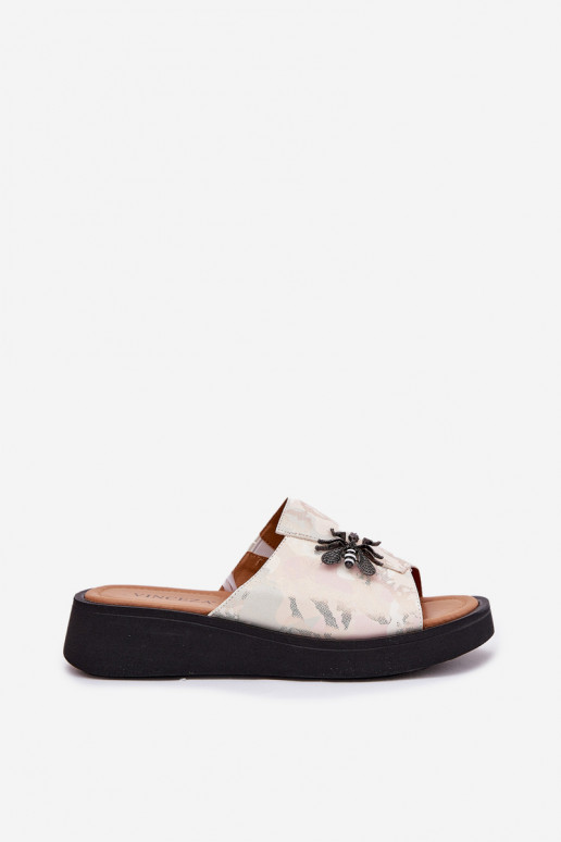 Lederhausschuhe Feminin Z Broszką Vinceza 66752 Beige Lederhausschuhe Feminin Z Broszką Vinceza 66752 Beige