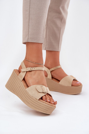 Damensandalen Auf einem Keil mit Schnallen Khaki-Farbe Liniella