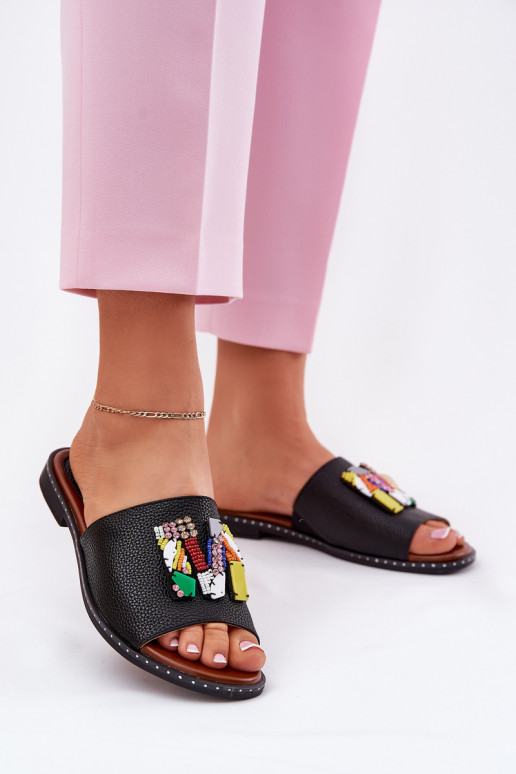 Damenhausschuhe mit breiten Absätzen mit Ornamenten schZuarze Farbe Clelione