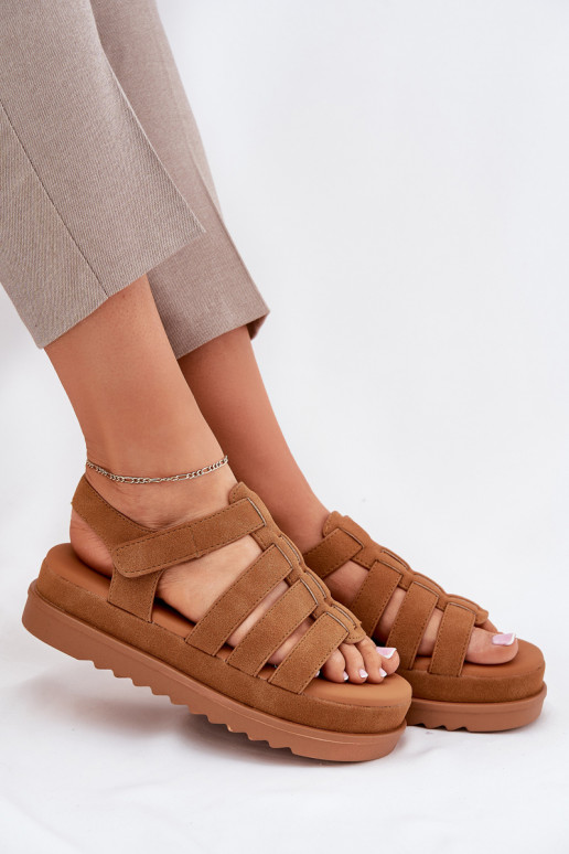 Damensandalen mit einer Plattform aus Öko-INildlederoZue braune Farbe Filisenia Damensandalen mit einer Plattform aus Öko-INildlederoZue braune Farbe Filisenia