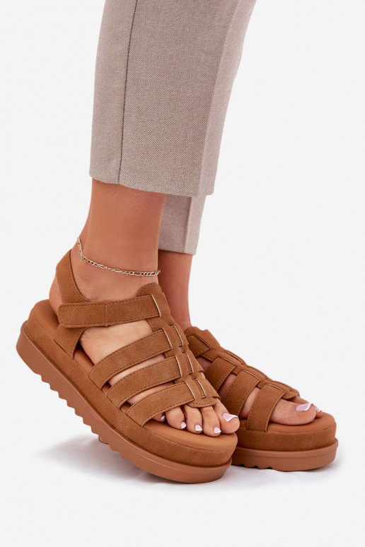 Damensandalen mit einer Plattform aus Öko-INildlederoZue braune Farbe Filisenia Damensandalen mit einer Plattform aus Öko-INildlederoZue braune Farbe Filisenia