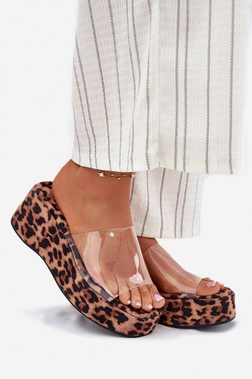 Damenhausschuhe Z Transparentnym Streifenem Auf einem Keil mit Leopardenfellmuster Meltiana