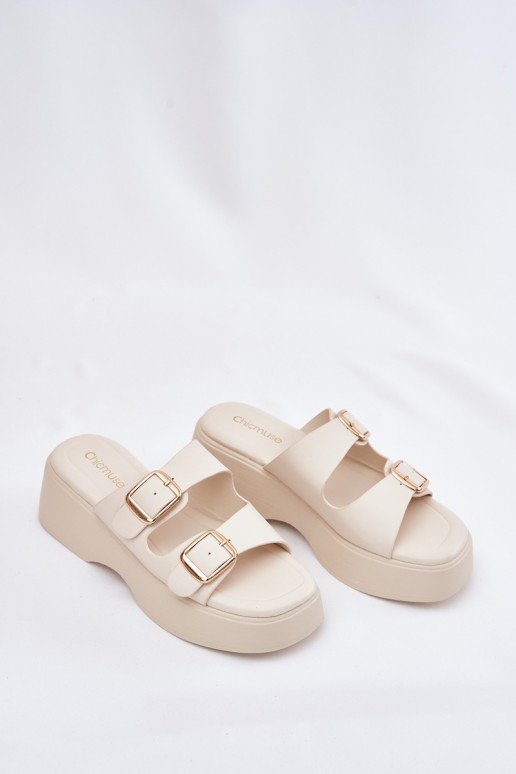 Damenhausschuhe Auf einem Keil und Plattform mit Schnallen elfenbeinfarbe Nitarelia