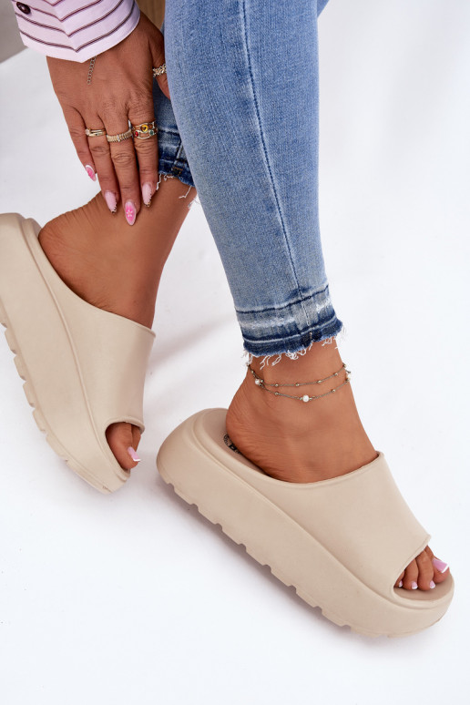 Leichte Hausschuhe Damenhausschuhe mit einer Plattform Beige Xalvania Leichte Hausschuhe Damenhausschuhe mit einer Plattform Beige Xalvania