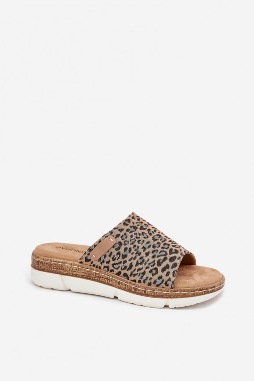 Damenhausschuhe Auf einem Keil mit Leopardenfellmuster Norozi Damenhausschuhe Auf einem Keil mit Leopardenfellmuster Norozi