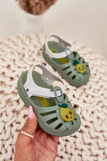 Sandalen Kindisch mit Klebeverschlüssen OZuoce 83615 Ipanema Summer XIV Baby grüne Farbe