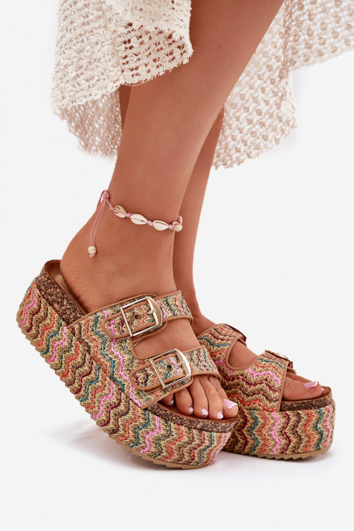 Damenhausschuhe mit einer Plattform Mit Zopf I mit Schnallenmi Verschiedene Farben Eradriana Damenhausschuhe mit einer Plattform Mit Zopf I mit Schnallenmi Verschiedene Farben Eradriana