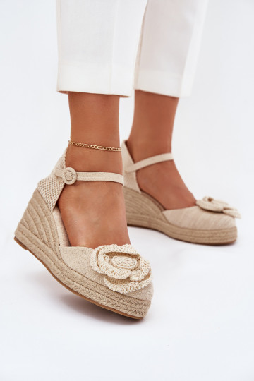 Beige Damen-Plattform-Sandalen mit Flechtelementen und gehäkelter Blume „Ismilea"