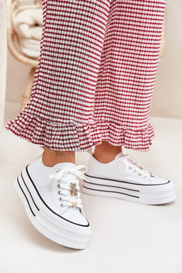 Freizeitschuhe mit einer Plattform Ze goldene Farbemi Przypinkami Zueiße Farbe Fiorina 2