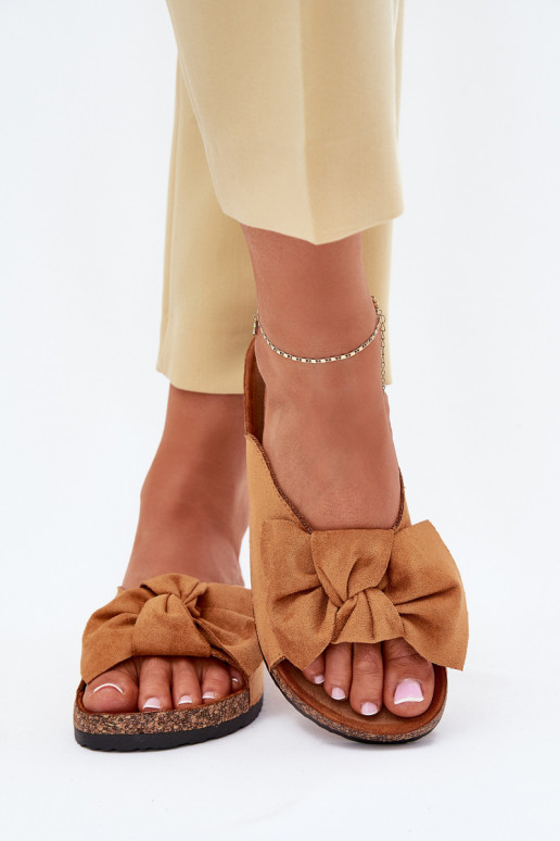 Damenhausschuhe Auf einer Korksohle Kokardką braune Farbe Seressa Damenhausschuhe Auf einer Korksohle Kokardką braune Farbe Seressa