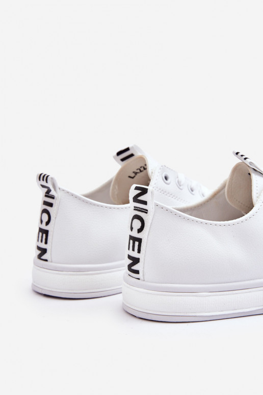 Klassische Sneaker-Stilvolllle Zueiße Farbe Ville