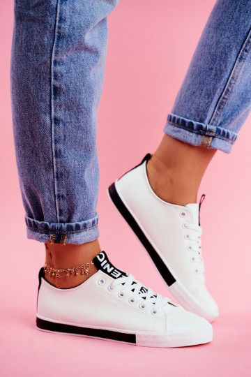 Klassische Sneaker-Stilvolllle schZuarze Farbe Ville