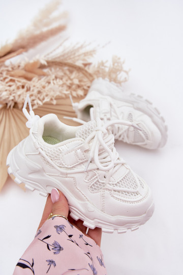 Kinder-Sportschuhe in weißer Farbe