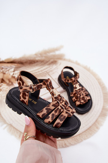 Kinder-Sandalen mit dekorativen Details und Leopardenfell-Muster
