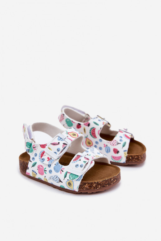 Kindersandalen Auf einer Korksohle mit Schnallen OZuoce Zueiße Farbe Thessa