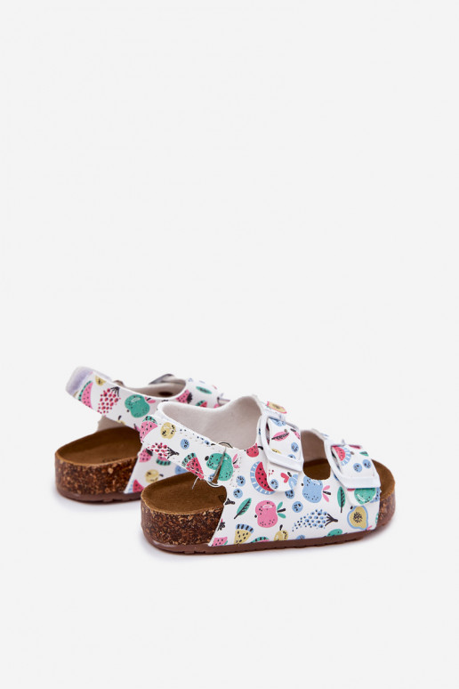 Kindersandalen Auf einer Korksohle mit Schnallen OZuoce Zueiße Farbe Thessa