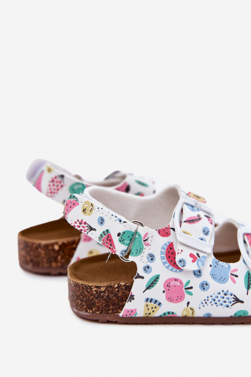 Kindersandalen Auf einer Korksohle mit Schnallen OZuoce Zueiße Farbe Thessa