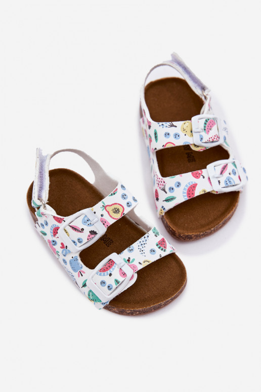 Kindersandalen Auf einer Korksohle mit Schnallen OZuoce Zueiße Farbe Thessa