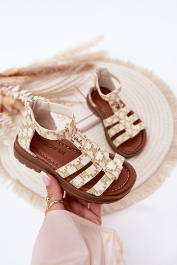 Kinder-Gladiatorensandalen mit goldfarbenen Details in sandfarbener Farbe