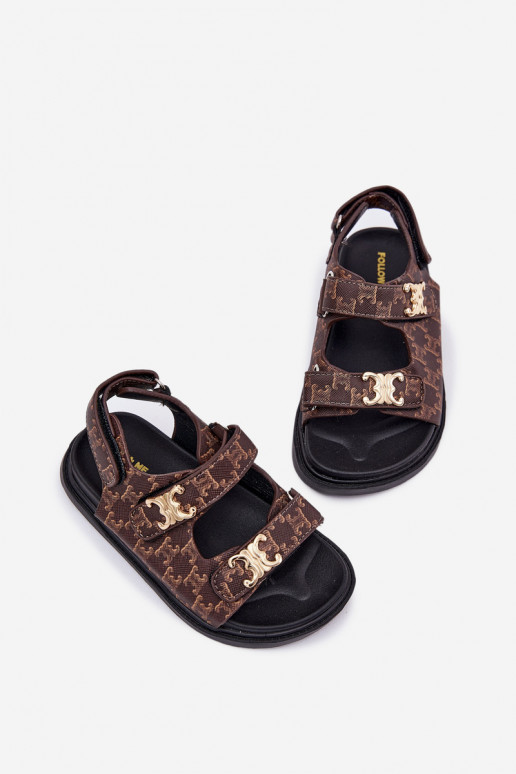 Kindersandalen mit Klebeverschlüssen Ze goldene Farbemi Detalami braune Farbe Cavina Kindersandalen mit Klebeverschlüssen Ze goldene Farbemi Detalami braune Farbe Cavina