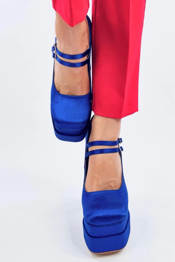 Schuhe mit Satin-Plateau... 2