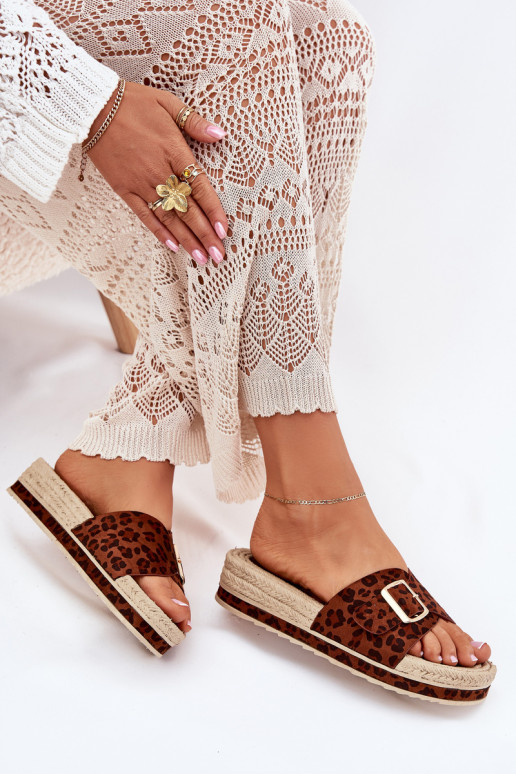 Damenhausschuhe mit einer Plattform mit goldenen Schnallen mit Leopardenfellmuster Selira