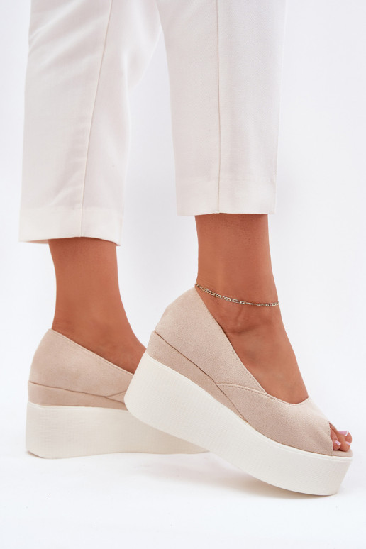 Damensandalen Auf einem Keil und Plattform elfenbeinfarbe Felyra