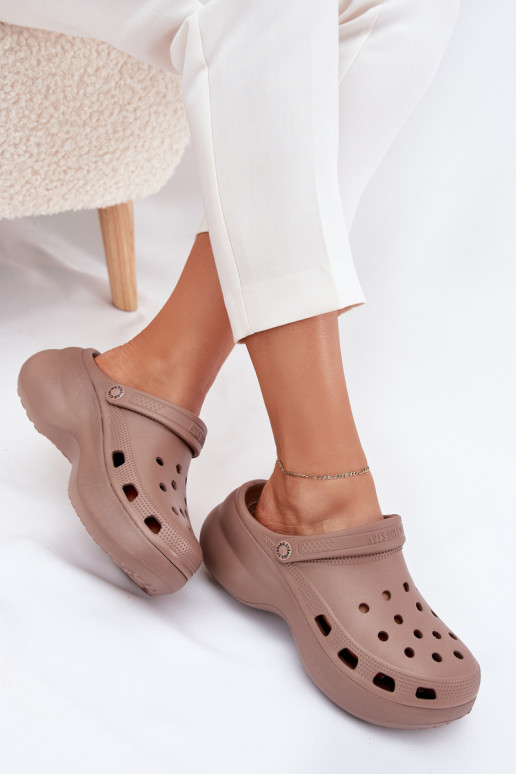 Leichte Hausschuhe Damenhausschuhe mit modischer Es mussssivsohle Big Star RR274A121 Beige